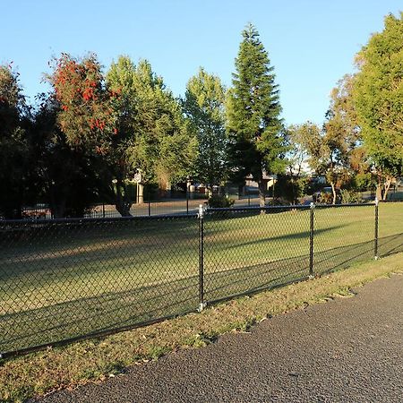 Готель Acclaim Kingsway Tourist Park Madeley Екстер'єр фото